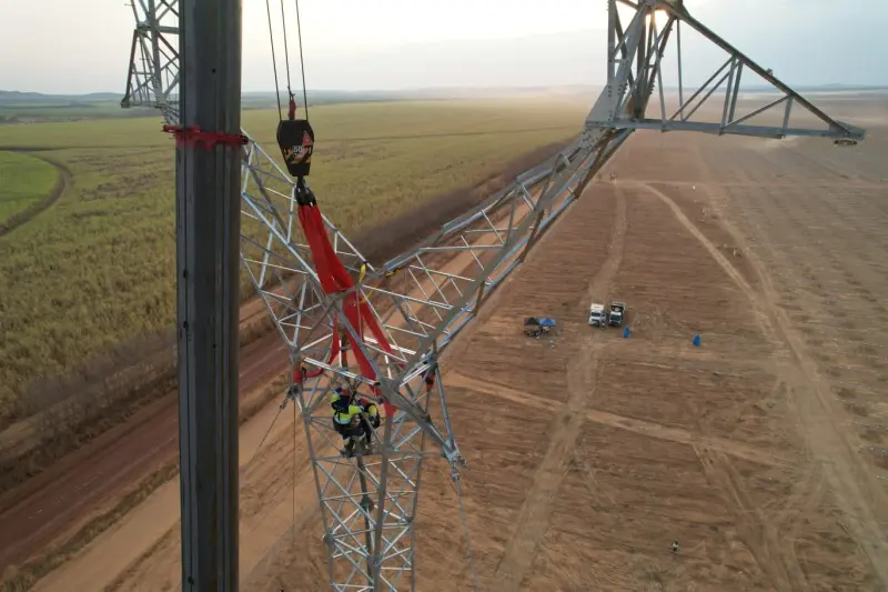 Foto de 38-foto-iv-lt-500kv-luiz-carlos.webp