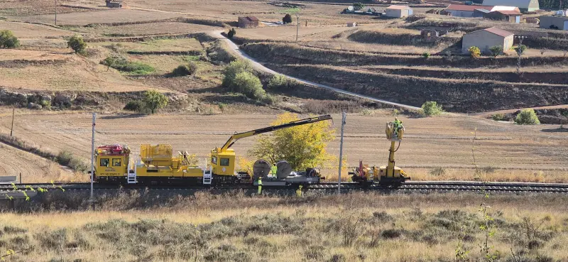 Foto de 83-electrificacion-zaragoza-teruel-espana.webp